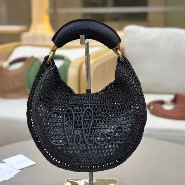 CHLOÉ HOT SUMMER BANANA BAGS FROM RAFFIA